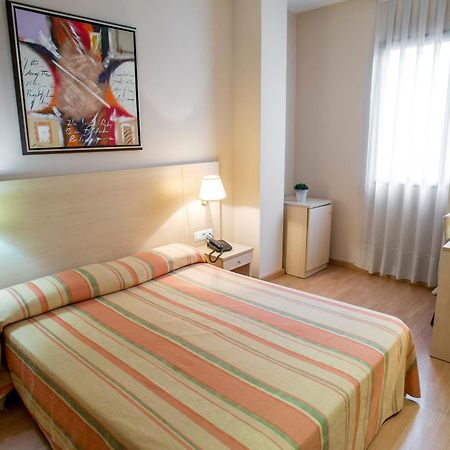Hotel Rostits Castellón de la Plana Zimmer foto