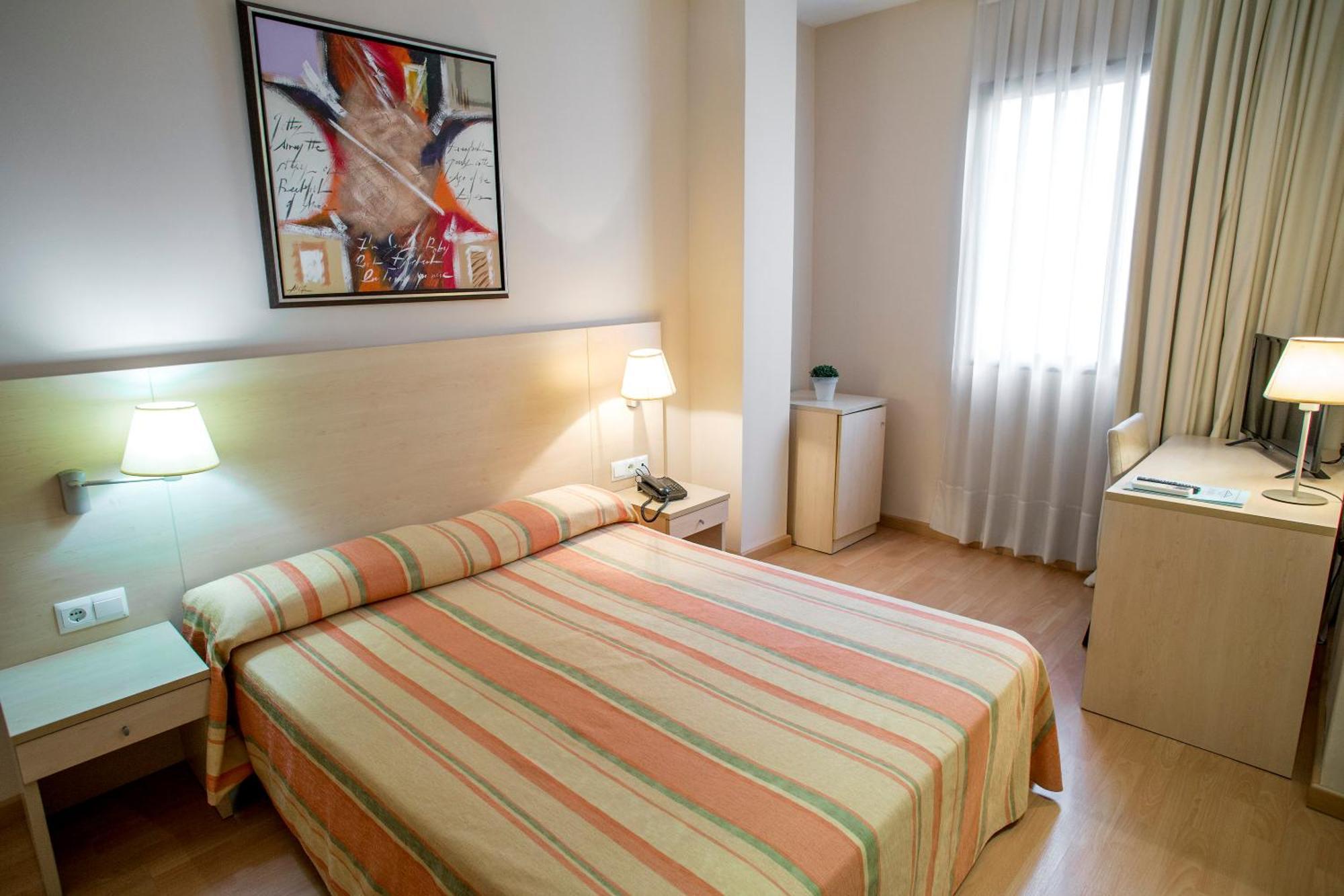 Hotel Rostits Castellón de la Plana Zimmer foto