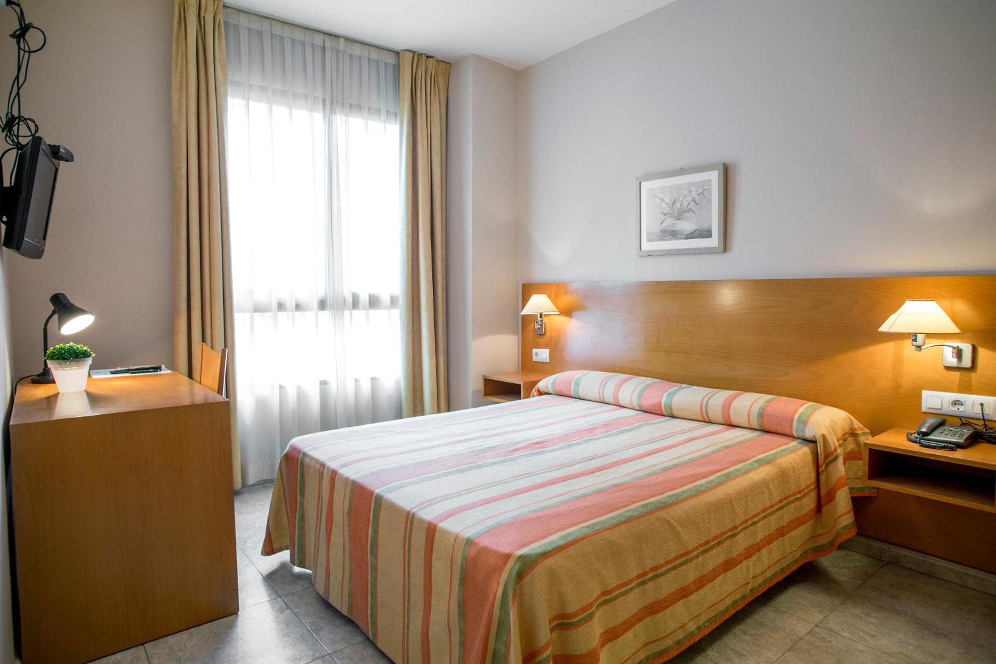 Hotel Rostits Castellón de la Plana Zimmer foto